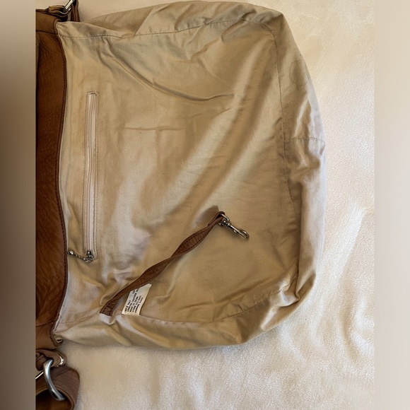 🩷 EDDIE BAUER💚 leather cross body bag 💚🩷💚 - Picture 14 of 15